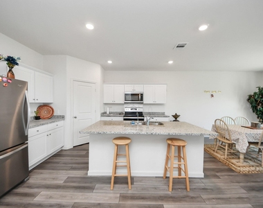 4830 Highland Springs Drive - Photo Thumbnail 23
