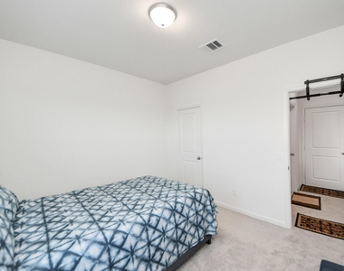 4830 Highland Springs Drive - Photo Thumbnail 27
