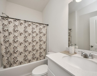 4830 Highland Springs Drive - Photo Thumbnail 15