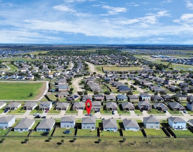 4830 Highland Springs Drive - Photo Thumbnail 7