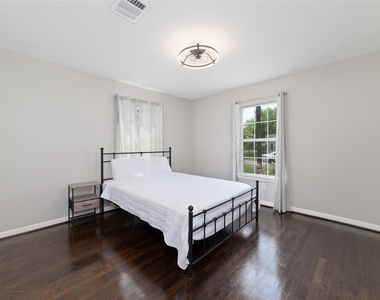 617 Frisco Street - Photo Thumbnail 5