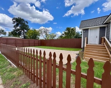 511 N 3rd Street - Photo Thumbnail 25