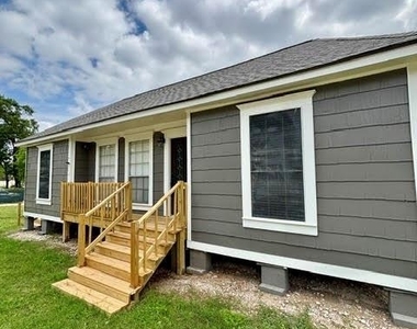 511 N 3rd Street - Photo Thumbnail 2