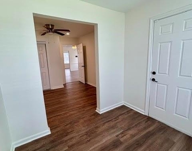 511 N 3rd Street - Photo Thumbnail 14