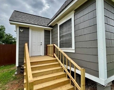 511 N 3rd Street - Photo Thumbnail 3