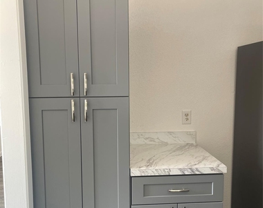 2629 N Camp Circle - Photo Thumbnail 6