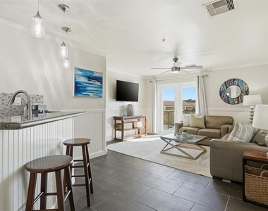 9520 Seawall Boulevard - Photo Thumbnail 6