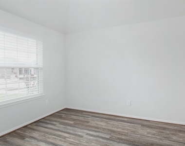 3703 Homestead Ridge Lane - Photo Thumbnail 2