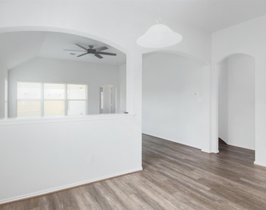 3703 Homestead Ridge Lane - Photo Thumbnail 4