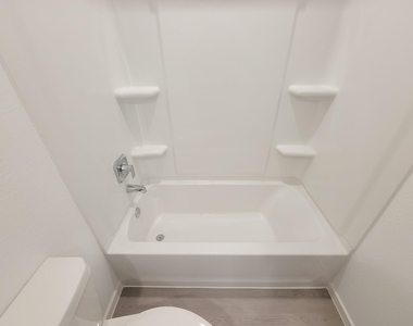 25588 Rose Creek Drive - Photo Thumbnail 16