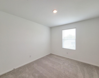 25588 Rose Creek Drive - Photo Thumbnail 19