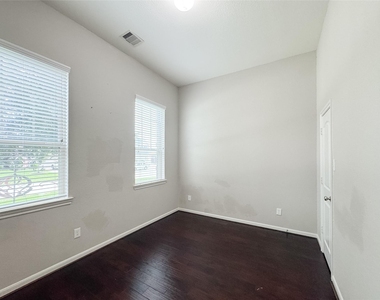 4714 Western Brook Drive - Photo Thumbnail 33