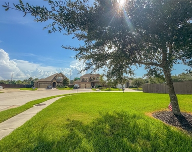 4714 Western Brook Drive - Photo Thumbnail 6