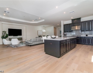 11110 Canal Grande Drive - Photo Thumbnail 8
