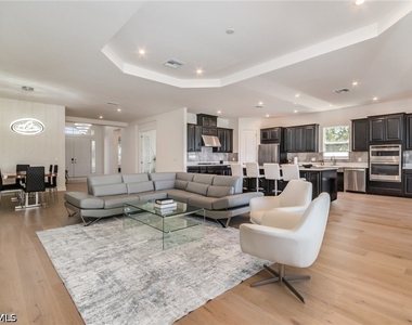 11110 Canal Grande Drive - Photo Thumbnail 4