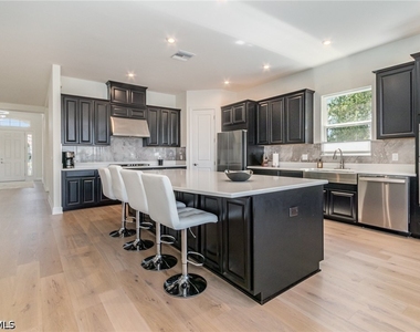 11110 Canal Grande Drive - Photo Thumbnail 7
