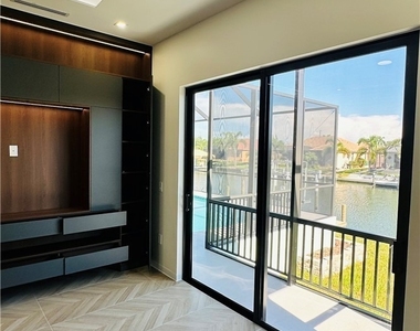 15482 Viscount Circle - Photo Thumbnail 24