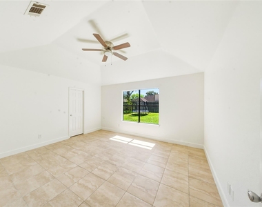 19519 Mallard Lake Lane - Photo Thumbnail 16