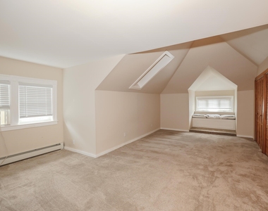 749 Maple - Photo Thumbnail 30