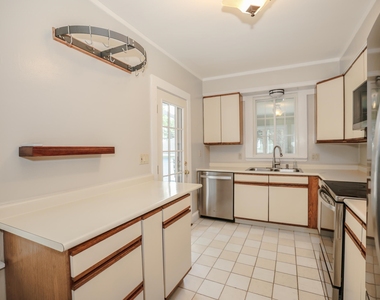749 Maple - Photo Thumbnail 13