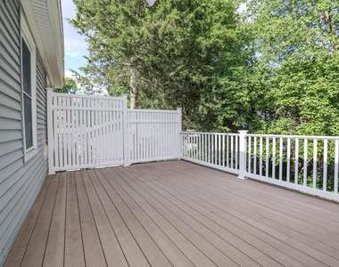 749 Maple - Photo Thumbnail 5