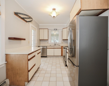 749 Maple - Photo Thumbnail 12