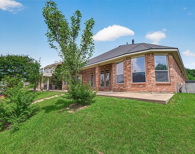 17927 Sugarloaf Bay Drive - Photo Thumbnail 37