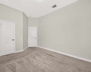 17927 Sugarloaf Bay Drive - Photo Thumbnail 27