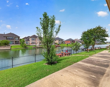 17927 Sugarloaf Bay Drive - Photo Thumbnail 35