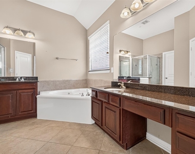 17927 Sugarloaf Bay Drive - Photo Thumbnail 20