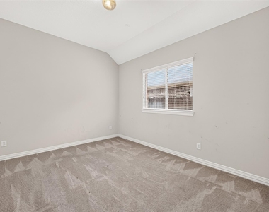 17927 Sugarloaf Bay Drive - Photo Thumbnail 26