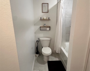 1912 Ne 2 Place - Photo Thumbnail 21