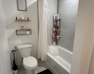 1912 Ne 2 Place - Photo Thumbnail 20