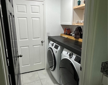 1912 Ne 2 Place - Photo Thumbnail 10