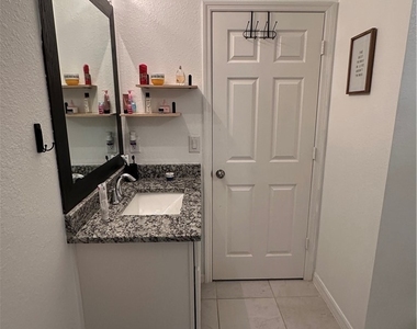 1912 Ne 2 Place - Photo Thumbnail 18