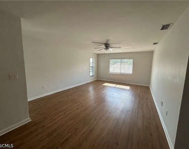4712 Se 5th Place - Photo Thumbnail 4