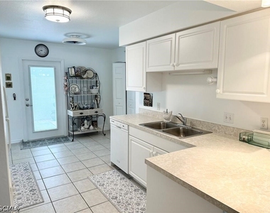 25762 Lake Amelia Way - Photo Thumbnail 7