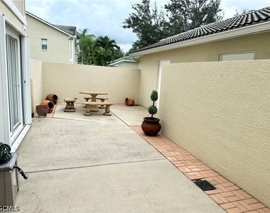 25762 Lake Amelia Way - Photo Thumbnail 18