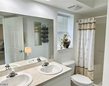 25762 Lake Amelia Way - Photo Thumbnail 13