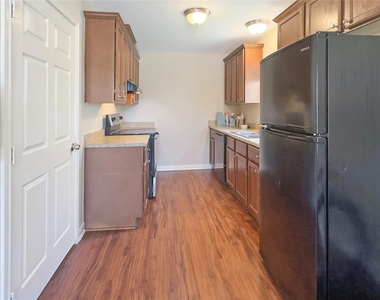 7406 Blue Jay Drive - Photo Thumbnail 3