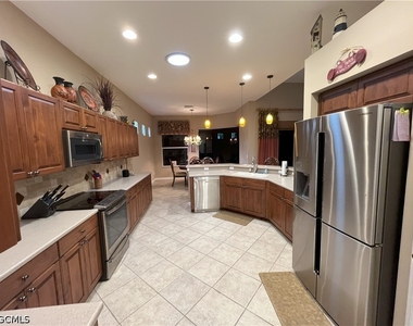 26455 Doverstone Street - Photo Thumbnail 3