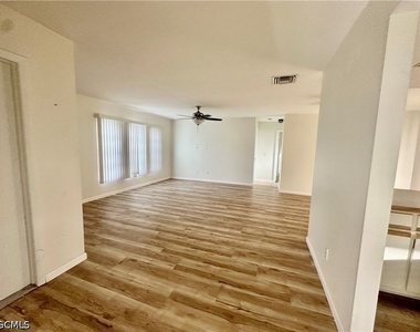 3822 Sw 5th Place - Photo Thumbnail 3