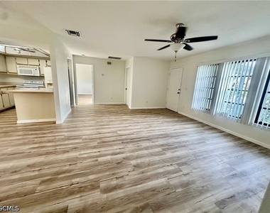 3822 Sw 5th Place - Photo Thumbnail 2