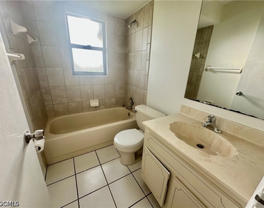 3822 Sw 5th Place - Photo Thumbnail 9