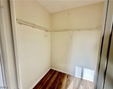3822 Sw 5th Place - Photo Thumbnail 6