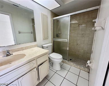 3822 Sw 5th Place - Photo Thumbnail 7