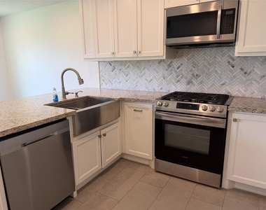12431 Westwold Drive - Photo Thumbnail 10