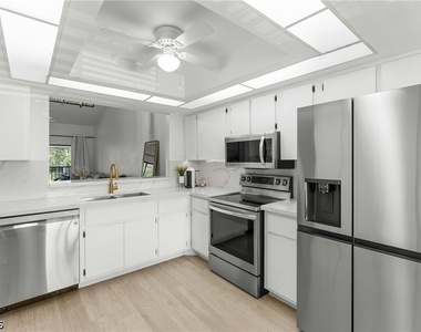 700 Misty Pines Circle - Photo Thumbnail 10