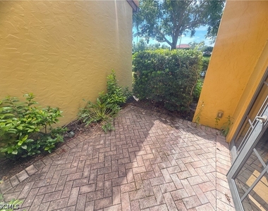 11947 Tulio Way - Photo Thumbnail 5