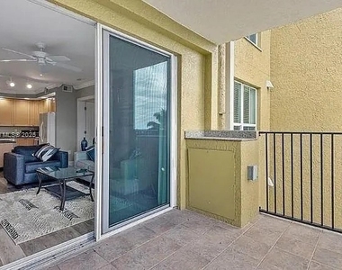 2825 Palm Beach Boulevard - Photo Thumbnail 8